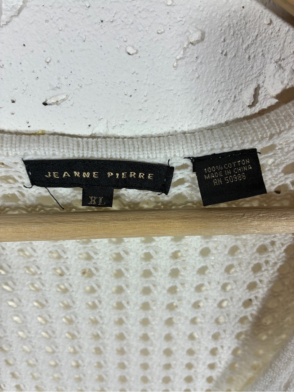 Lightweight Open-Knit V-Neck Sweater - Picture 3 of 6